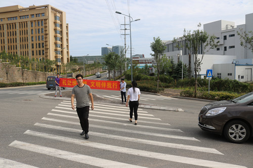 从我做起，文明行车
